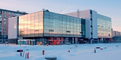 Стеклянный силуэт Славянки: новый спортивный комплекс на Северской улице готов к приему посетителей